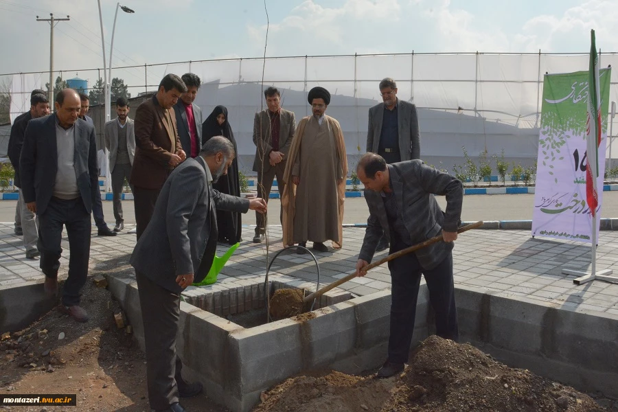 آئین کاشت نهال به مناسبت 15 اسفند، روز درختکاری در دانشکده فنی شهید منتظری مشهد برگزار شد 6