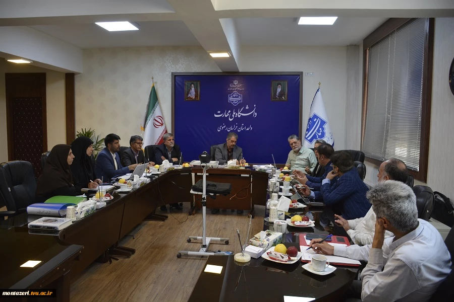 برگزاری دهمین جلسه هیئت تحریریه نشریه «علم و فناوری در مهندسی مکانیک» 3