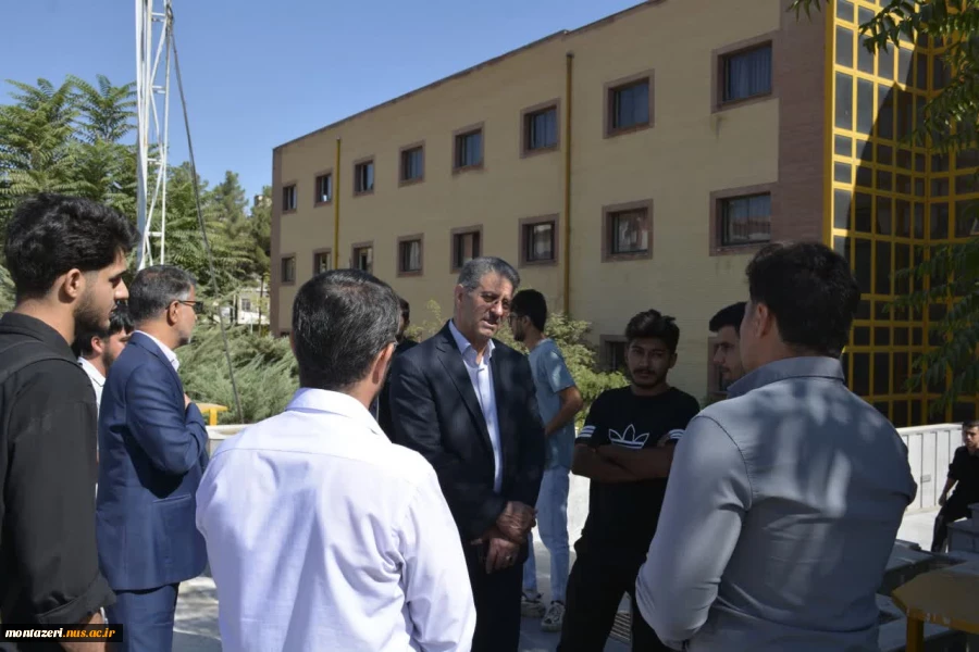 بازدید رئیس دانشگاه ملی مهارت از حوزه برگزاری امتحانات پایان ترم دانشکده شهید منتظری 5