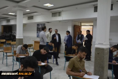 بازدید رئیس دانشگاه ملی مهارت از حوزه برگزاری امتحانات پایان ترم دانشکده شهید منتظری 10